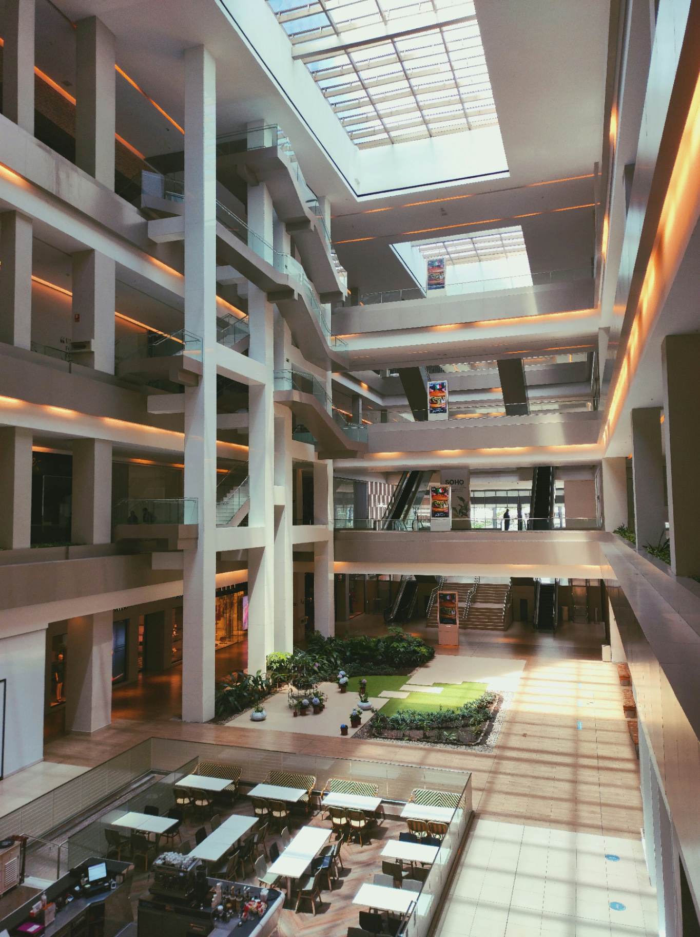 Office Buildings in Aurora, Colorado, served by Vendly